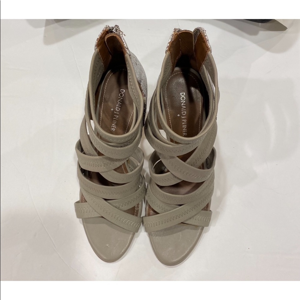 ❤️SOLD❤️Donald J Pliner Arlen Heel - Picture 3 of 7